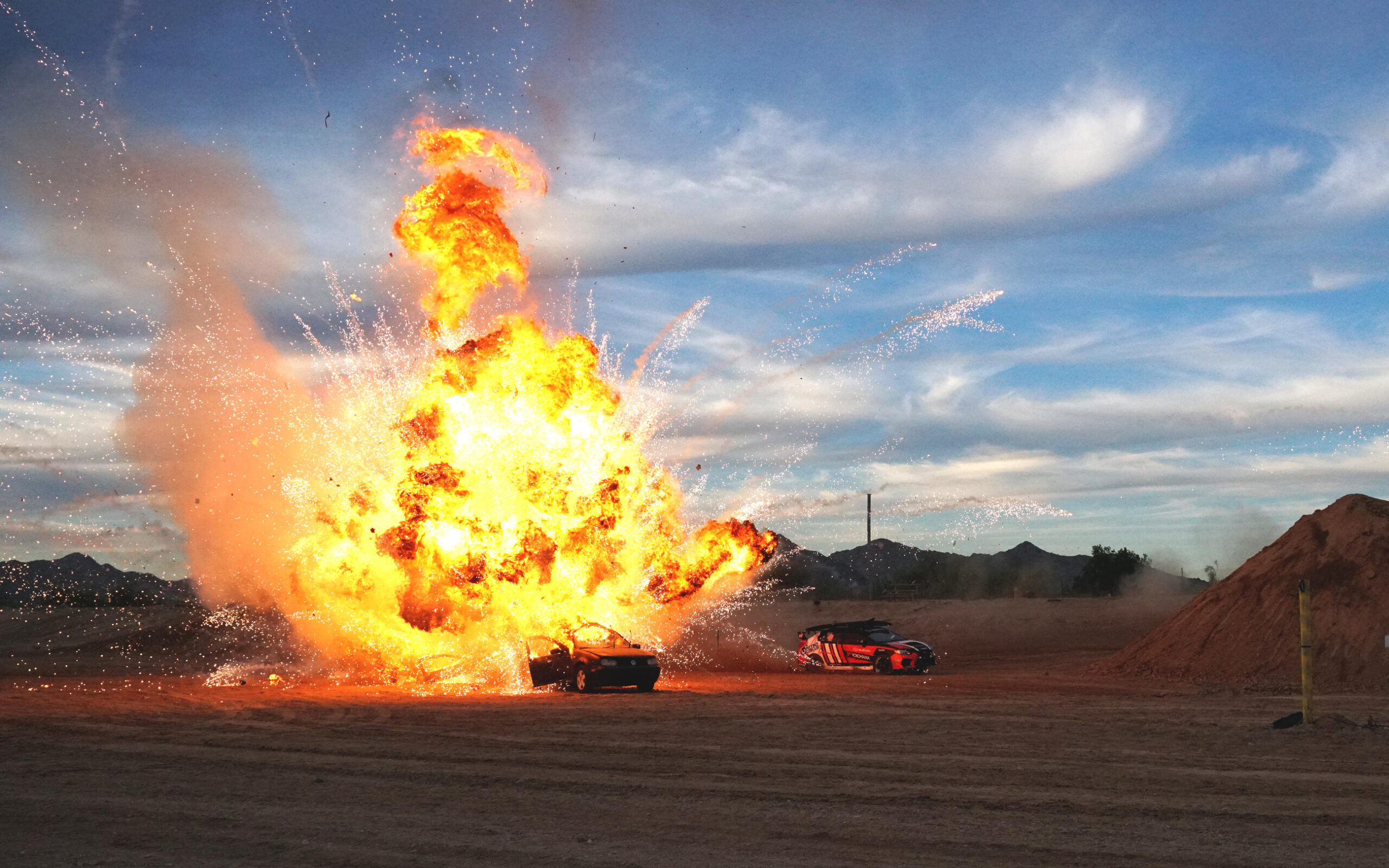 Action Figures 2 Explosion Stunt scaled